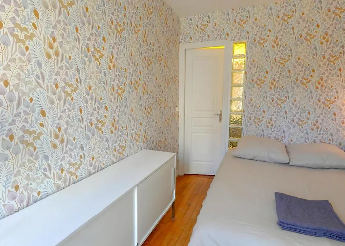 Apartment 011 Grand Sunny Flat At Montorgeuil Paris